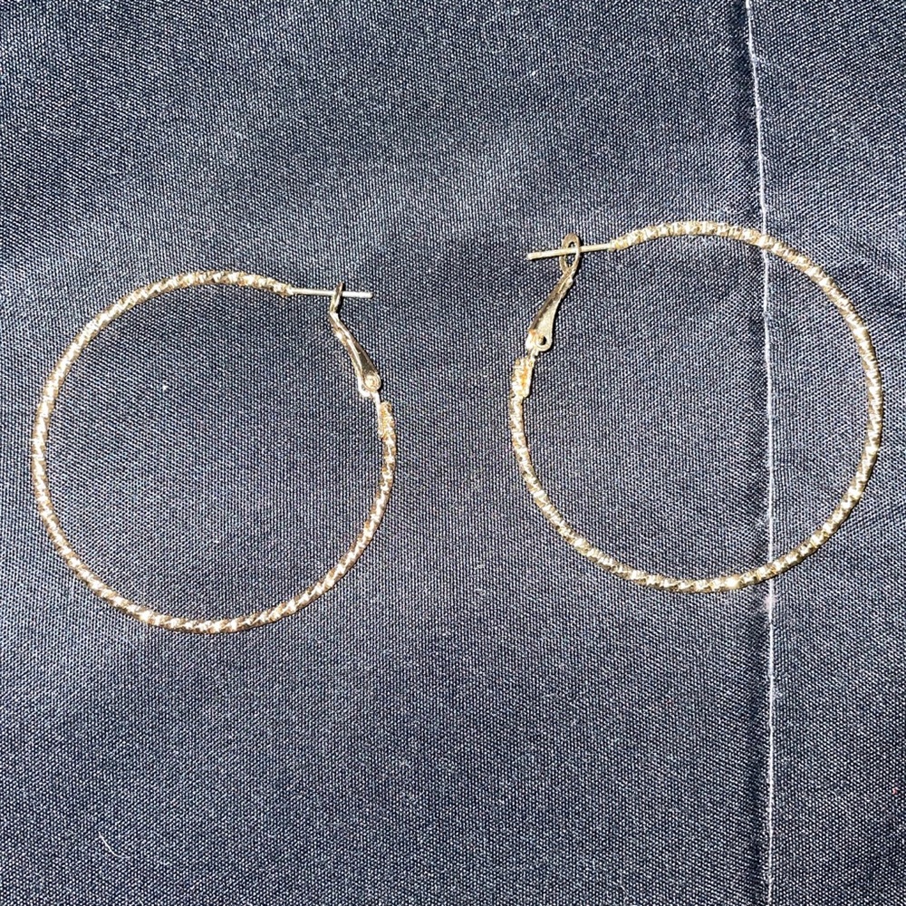 Women’s earrings